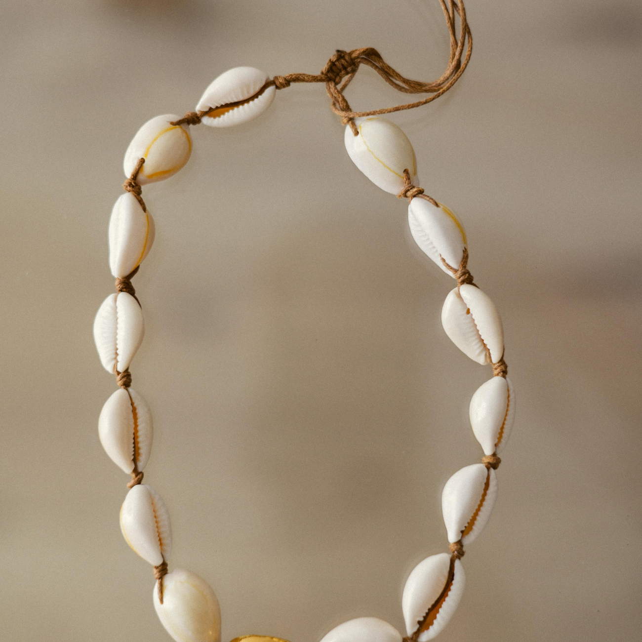 Намисто cowrie